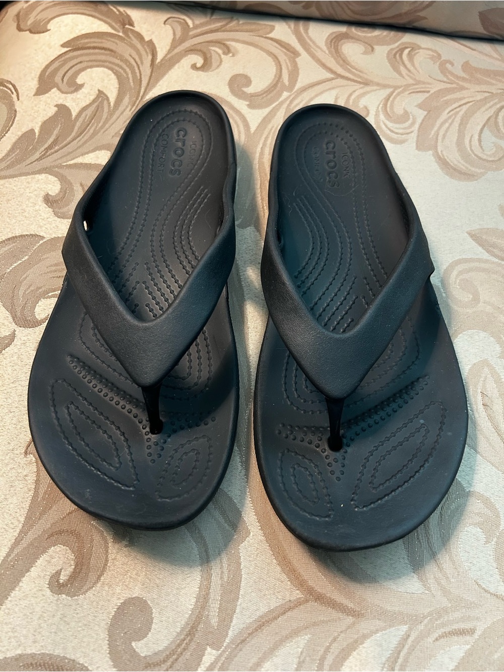 CROCS Kadee II Flip Floos Womens 11 Black Sandals Croslite Foam Textured Footbed